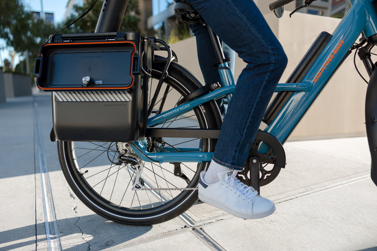Radster™ Road Electric Commuter Bike; Lunar White; Regular